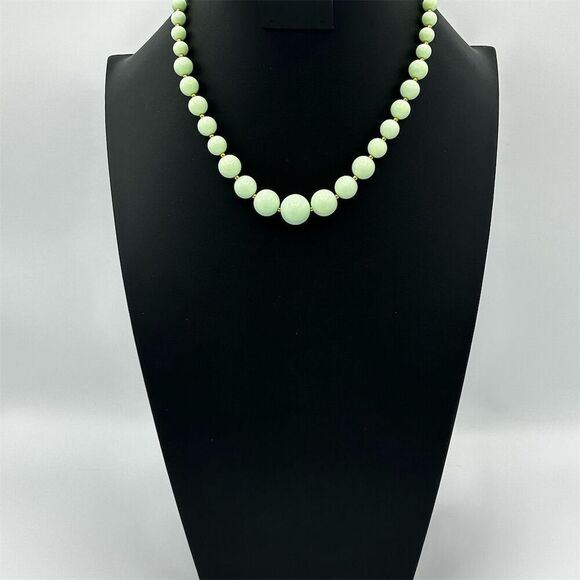 Unbranded Jewelry - Vintage Light Green Graduated Beaded Necklace Gold Toned Spacers